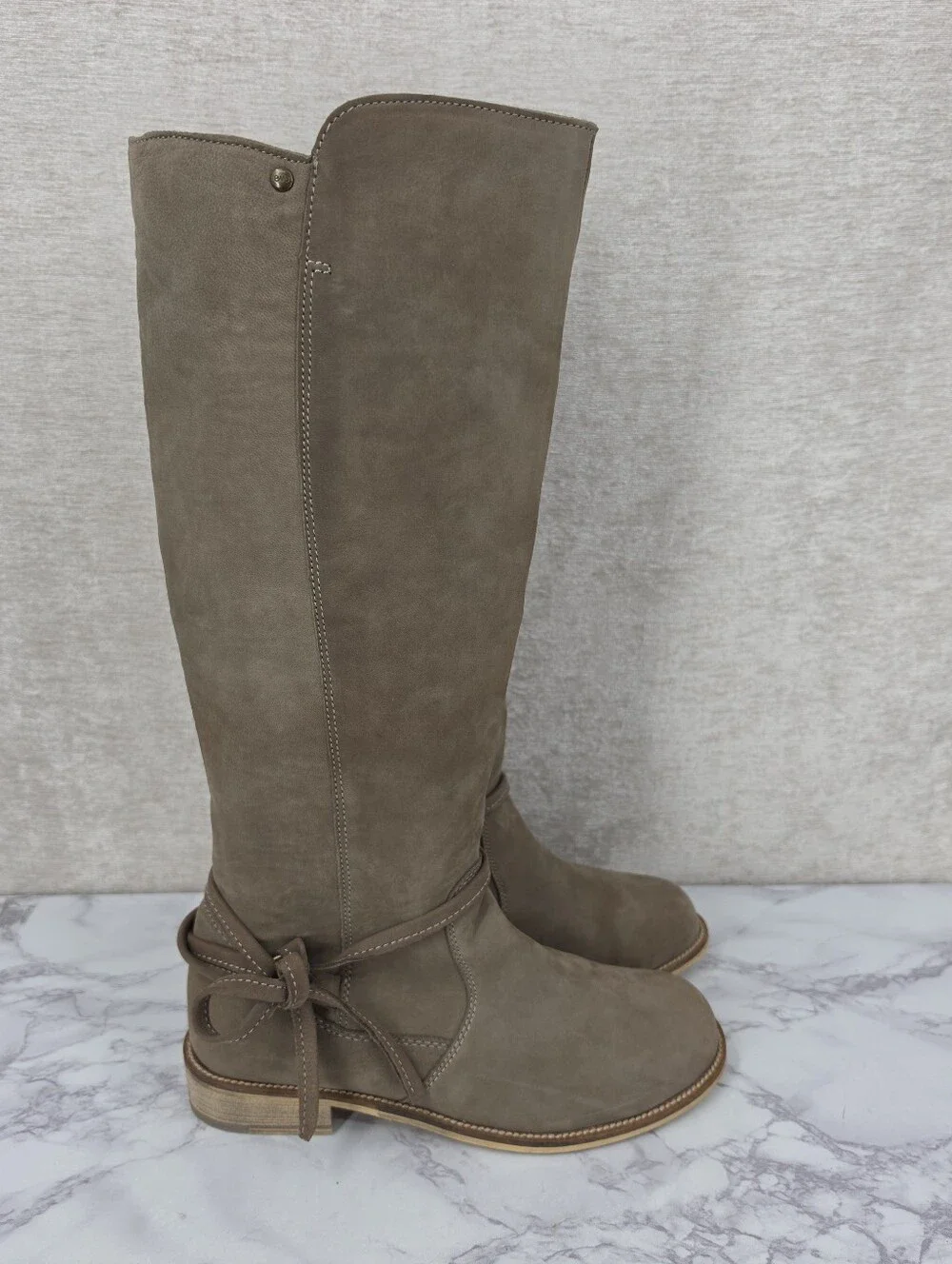 EMU Taupe Leather Knee High Tall Boots Shearling Footbed Women's Size 9